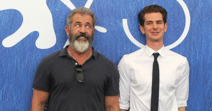 Photo de Mel Gibson et Andrew Garfield à l'avant-première à Venice de Tu ne tueras point