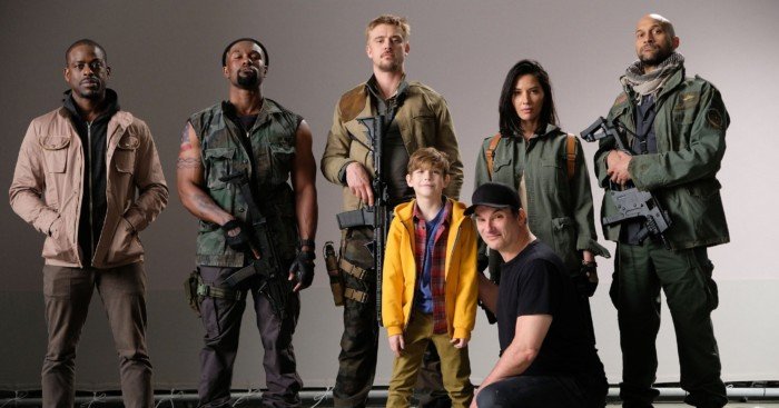 Photo du tournage de The Predator avec le casting au complet