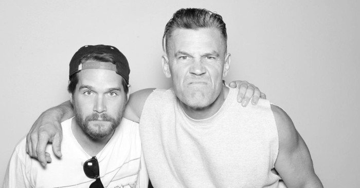 Photo de Josh Brolin (Cable) posant avec son fils Trevor