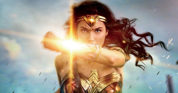 Affiche française de Wonder Woman avec Gal Gadot