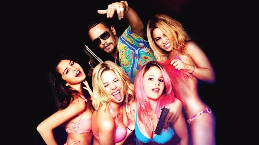 Bannière du film Spring Breakers avec Ashley Benson, Selena Gomez, Vanessa Hudgens et Rachel Korine.