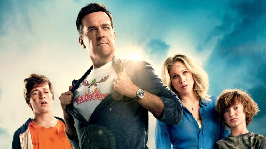 Bannière du film Vive les vacances écrit et réalisé par John Francis Daley, Jonathan M. Goldstein avec Ed Helms, Christina Applegate, Skyler Gisondo, Steele Stebbins.
