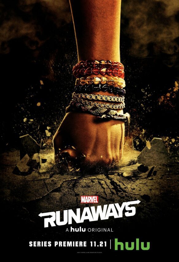 Poster de la saison 1 de Runaways avec le poing de Molly Hernandez