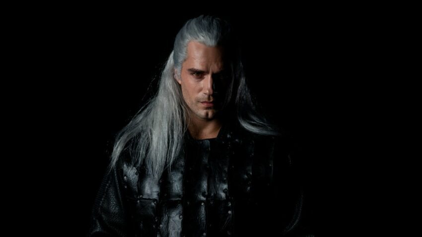 Premier aperçu d'Henry Cavill dans la peau de Geralt de Riv pour la série The Witcher