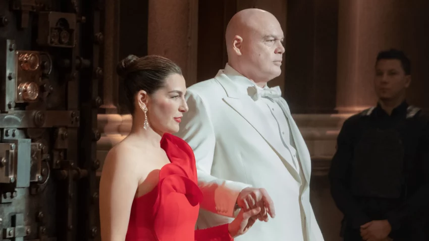 Photo de l'épisode 8 de la série Daredevil : Born Again, « L’Île de la joie », avec le couple Fisk.